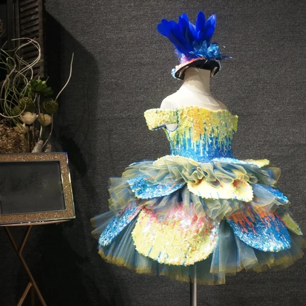 Fée Des Fleurs Jaune Bleu Anniversaire Robe Ceremonie Fille 2020 Robe Boule Transparentes Encolure Dégagée Manches Courtes Paillettes Courte Volants en Cascade Robe Pour Mariage