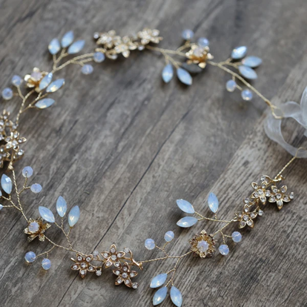 Vintage Guld Pannband Brud Huvudbonad 2020 Metall Snörning Rhinestone Blomma Brud Hårsmycken Tillbehör