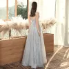 Abordable Gris Transparentes Robe De Soirée 2020 Princesse Col Haut Sans Manches Perlage Paillettes Longue Volants Dos Nu Robe De Ceremonie