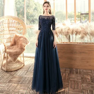 Snygga Fina Mörk Marinblå Genomskinliga Aftonklänningar 2020 Prinsessa Fyrkantig Ringning 1 2 Ärm Appliqués Spets Paljetter Beading Långa Ruffle Halterneck