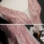 High End Pearl Rosa Abendkleider 2020 Meerjungfrau Tiefer V-Ausschnitt Ärmellos Applikationen Spitze Pailletten Perlenstickerei Lange Rüschen Rückenfreies Festliche Kleider