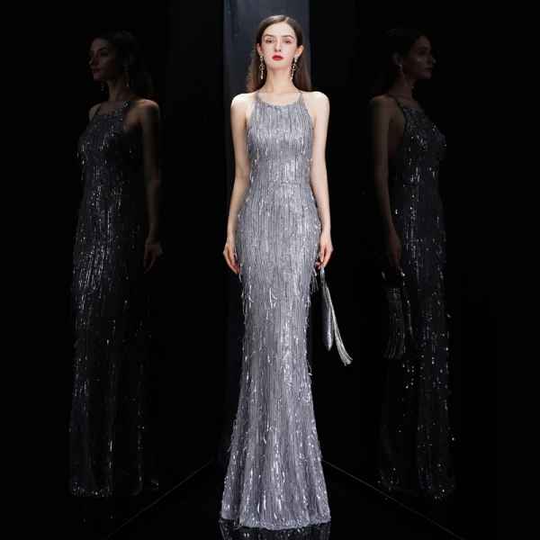 Sexy Gris Robe De Soirée 2020 Trompette / Sirène Encolure Dégagée Sans Manches Paillettes Gland Longue Volants Dos Nu Robe De Ceremonie