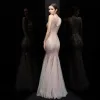 Glitzernden Rose Gold Pailletten Abendkleider 2020 Meerjungfrau V-Ausschnitt Ärmellos Lange Rüschen Rückenfreies Festliche Kleider