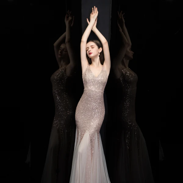 Scintillantes Or Rose Paillettes Robe De Soirée 2020 Trompette / Sirène V-Cou Sans Manches Longue Volants Dos Nu Robe De Ceremonie