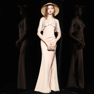 Chic Belle Beige Vacances Robe De Soirée 2020 Trompette Sirène Bretelles Spaghetti Manches Courtes Faux Diamant Fendue Devant Longue Dos Nu Robe De Ceremonie