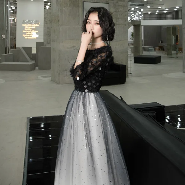 Abordable Noire Dégradé De Couleur Blanche Robe De Soirée 2020 Princesse Transparentes Encolure Dégagée 3/4 Manches Étoile Paillettes Longue Volants Robe De Ceremonie