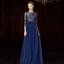 Illusion Bleu Marine Transparentes Tapis rouge Robe De Soirée 2020 Princesse Encolure Dégagée 3/4 Manches Plumes Ceinture Perlage Longue Volants Robe De Ceremonie