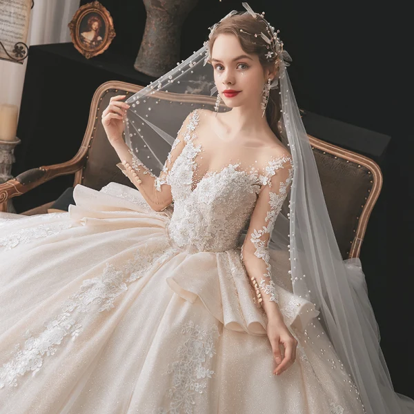 Luxe Champagne La Mariée Robe De Mariée 2020 Robe Boule Transparentes Encolure Dégagée 3/4 Manches Dos Nu Glitter Tulle Appliques En Dentelle Paillettes Perlage Cathedral Train Volants