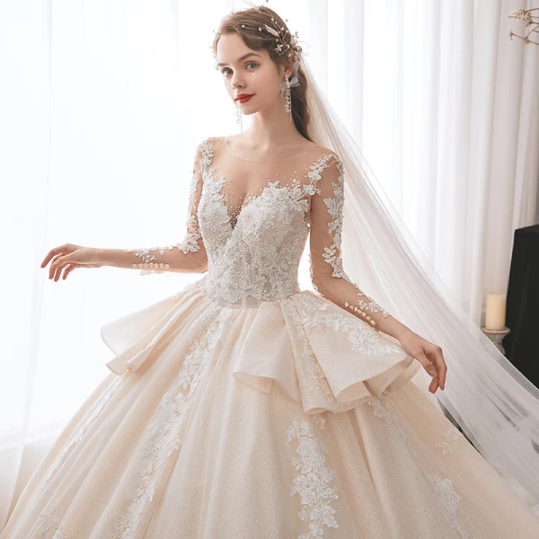 Luxe Champagne La Mariée Robe De Mariée 2020 Robe Boule Transparentes Encolure Dégagée 3/4 Manches Dos Nu Glitter Tulle Appliques En Dentelle Paillettes Perlage Cathedral Train Volants