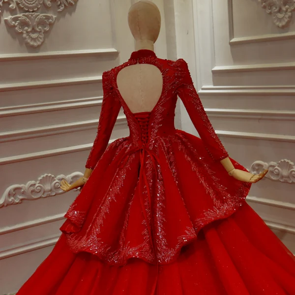 Chinesischer Stil Rot Hochzeits Brautkleider / Hochzeitskleider 2020 Ballkleid Stehkragen Lange Ärmel Rückenfreies Applikationen Spitze Perlenstickerei Pailletten Kathedrale Schleppe Rüschen