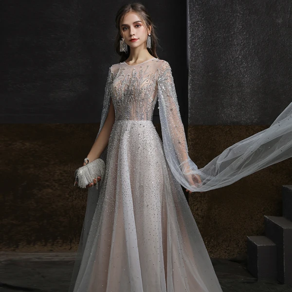 Illusion Gris Transparentes Robe De Soirée 2020 Princesse Encolure Dégagée Sans Manches Perlage Faux Diamant Train De Balayage Volants Robe De Ceremonie