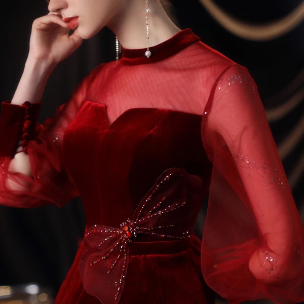 Style Victorien Bordeaux Dansant Robe De Bal 2020 Princesse Transparentes Col Haut Gonflée Manches Longues Noeud Ceinture Perlage Paillettes Longue Volants Dos Nu Robe De Ceremonie