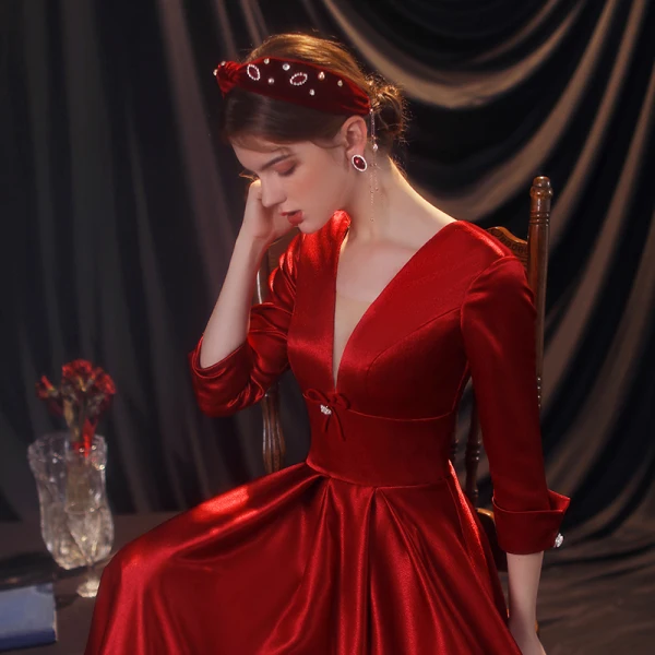Vintage / Retro Burgundy Satin Prom Dresses 2020 Empire Deep V-Neck 3/4 Sleeve Floor-Length / Long Ruffle Backless Formal Dresses