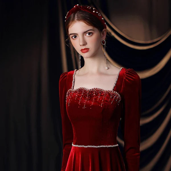 Vintage / Retro Burgundy Velour Winter Evening Dresses 2020 Sheath / Fit Square Neckline 3/4 Sleeve Beading Sequins Floor-Length / Long Ruffle