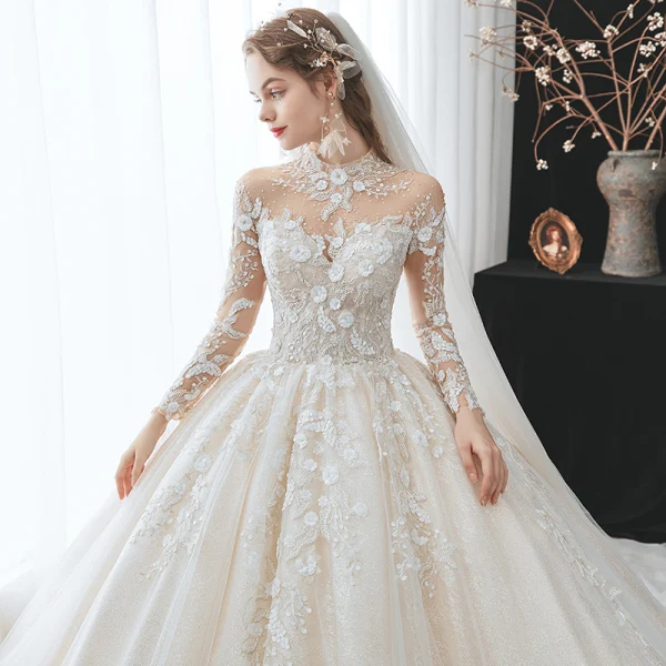 Romantique Champagne La Mariée Robe De Mariée 2020 Robe Boule Transparentes Col Haut Manches Longues Dos Nu Perlage Paillettes Fleur Glitter Tulle Cathedral Train Volants