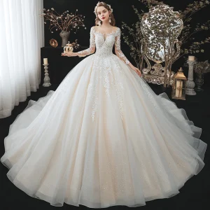 Charmig Champagne Brud Bröllopsklänningar 2020 Balklänning Genomskinliga Urringning 3 4 Ärm Halterneck Appliqués Spets Beading Glittriga Glitter Tyll Cathedral Train Ruffle