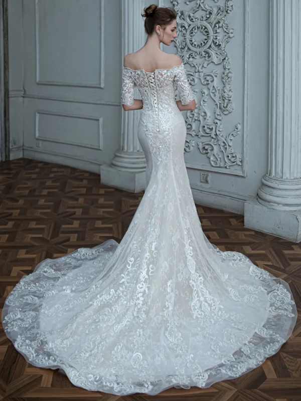 High End Champagner Hochzeits Brautkleider / Hochzeitskleider 2020 Meerjungfrau Off Shoulder 1/2 Ärmel Rückenfreies Applikationen Spitze Perlenstickerei Pailletten Sweep / Pinsel Zug Rüschen