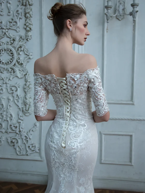 High End Champagner Hochzeits Brautkleider / Hochzeitskleider 2020 Meerjungfrau Off Shoulder 1/2 Ärmel Rückenfreies Applikationen Spitze Perlenstickerei Pailletten Sweep / Pinsel Zug Rüschen