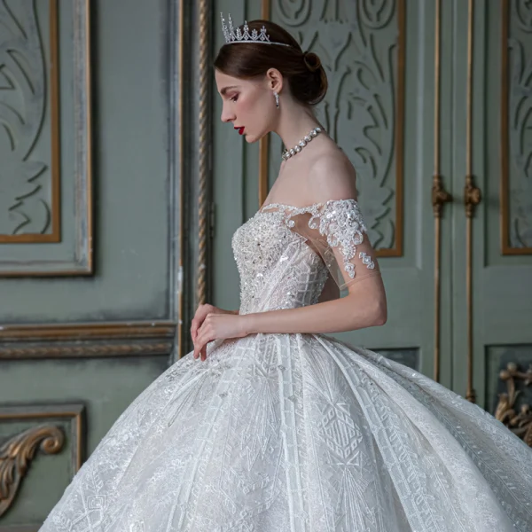 Fabelhaft Weiß Durchsichtige Hochzeits Brautkleider / Hochzeitskleider 2020 Ballkleid Off Shoulder Kurze Ärmel Rückenfreies Applikationen Spitze Perlenstickerei Pailletten Glanz Tülle