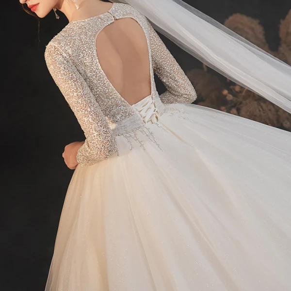 Romantique Ivoire La Mariée Robe De Mariée 2020 Robe Boule Transparentes Col v profond 3/4 Manches Dos Nu Perlage Glitter Tulle Cathedral Train Volants