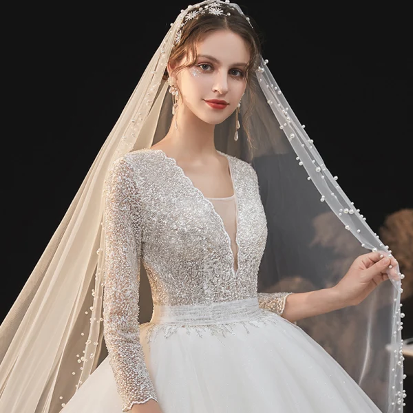 Romantique Ivoire La Mariée Robe De Mariée 2020 Robe Boule Transparentes Col v profond 3/4 Manches Dos Nu Perlage Glitter Tulle Cathedral Train Volants