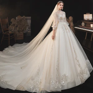 Style Victorien Champagne Transparentes La Mariée Robe De Mariée 2020 Robe Boule Col Haut Gonflée 3 4 Manches Dos Nu Appliques En Dentelle Perlage Paillettes Glitter Tulle Cathedral Train Volants