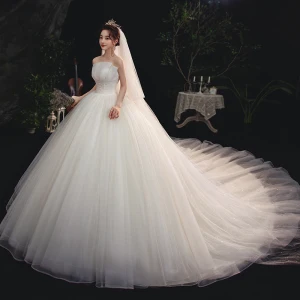Simple Ivoire La Mariée Robe De Mariée 2020 Princesse Bustier Sans Manches Dos Nu Cathedral Train Volants