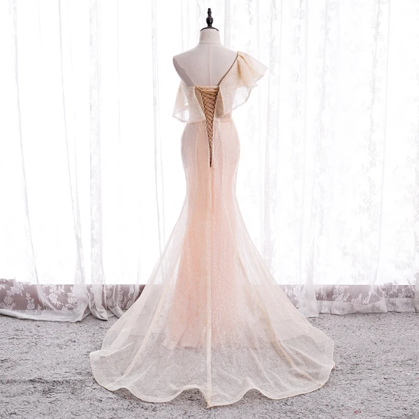 Schöne Pearl Rosa Abendkleider 2020 Meerjungfrau One-Shoulder Ärmellos Glanz Polyester Sweep / Pinsel Zug Rüschen Rückenfreies Festliche Kleider