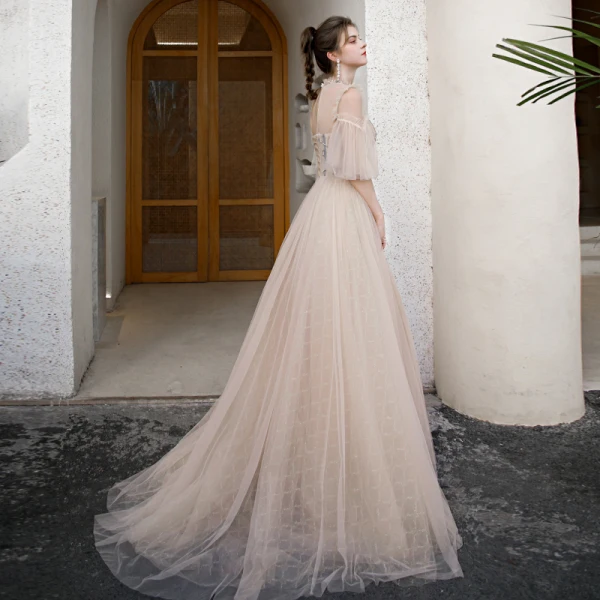 High End Champagner Tanzen Ballkleider 2020 A Linie Durchsichtige Stehkragen Kurze Ärmel Perlenstickerei Sweep / Pinsel Zug Rüschen Rückenfreies Festliche Kleider