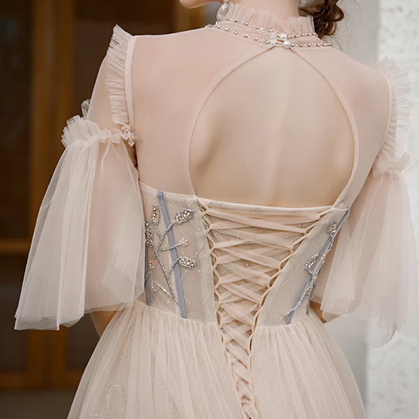 High End Champagner Tanzen Ballkleider 2020 A Linie Durchsichtige Stehkragen Kurze Ärmel Perlenstickerei Sweep / Pinsel Zug Rüschen Rückenfreies Festliche Kleider