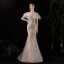 Haut de Gamme Champagne Transparentes Tapis rouge Robe De Soirée 2020 Trompette / Sirène Encolure Dégagée Manches Courtes Plumes Perlage Paillettes Longue Volants Robe De Ceremonie