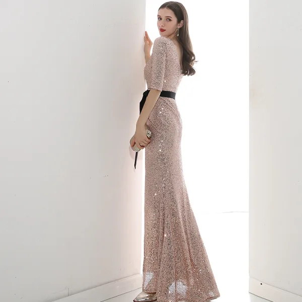 Erschwinglich Rose Gold Pailletten Abendkleider 2020 Meerjungfrau V-Ausschnitt 1/2 Ärmel Stoffgürtel Gespaltete Front Lange Rückenfreies Festliche Kleider