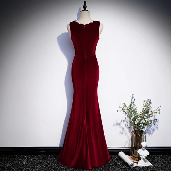 Modest / Simple Burgundy Velour Winter Evening Dresses 2020 Trumpet / Mermaid V-Neck Sleeveless Floor-Length / Long Ruffle Formal Dresses