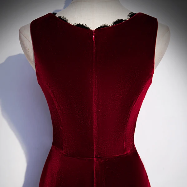 Modest / Simple Burgundy Velour Winter Evening Dresses 2020 Trumpet / Mermaid V-Neck Sleeveless Floor-Length / Long Ruffle Formal Dresses