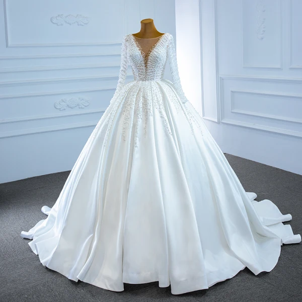 Luxe Blanche Satin La Mariée Robe De Mariée 2020 Robe Boule Transparentes Encolure Carrée Manches Longues Dos Nu Fait main Perlage Perle Train De Balayage Volants