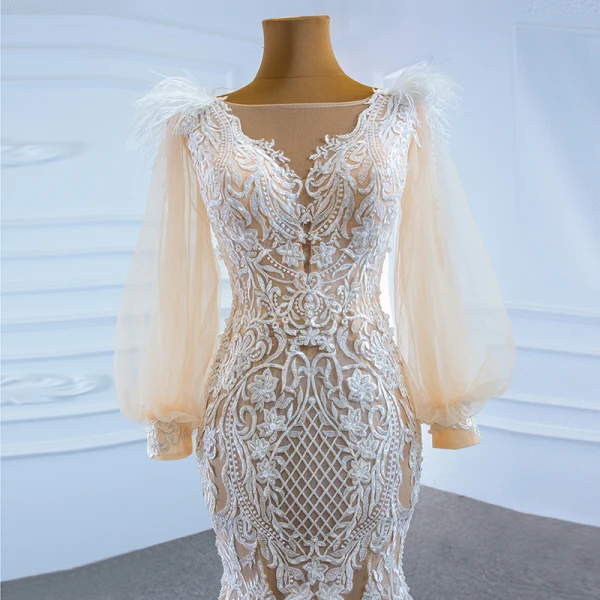 Luxe Champagne La Mariée Robe De Mariée 2020 Trompette / Sirène Transparentes Encolure Carrée Gonflée Manches Longues Dos Nu Appliques En Dentelle Plumes Train De Balayage Volants