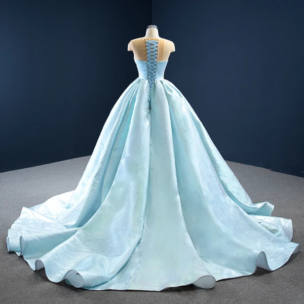 Étourdissant Vert Citron Satin Transparentes Robe De Bal 2020 Robe Boule Encolure Dégagée Sans Manches Dos Nu Forme de coeur Tribunal Train Volants Robe De Ceremonie