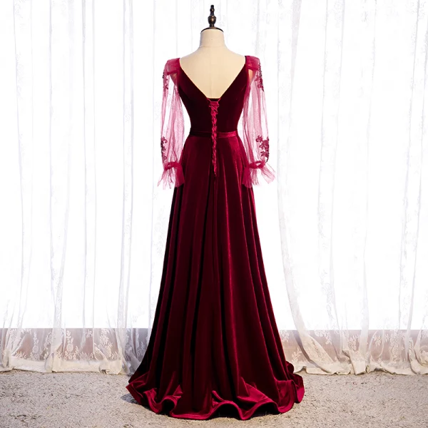 Chic / Belle Bordeaux Velour Hiver Robe De Bal 2020 Princesse V-Cou Gonflée Manches Longues Appliques En Dentelle Perlage Longue Volants Dos Nu Robe De Ceremonie