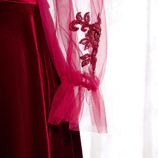 Chic / Belle Bordeaux Velour Hiver Robe De Bal 2020 Princesse V-Cou Gonflée Manches Longues Appliques En Dentelle Perlage Longue Volants Dos Nu Robe De Ceremonie