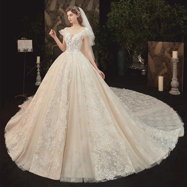 Romantique Champagne La Mariée Robe De Mariée 2020 Robe Boule Transparentes Encolure Carrée Manches Courtes Dos Nu Fleur Appliques En Dentelle Perlage Glitter Tulle Cathedral Train