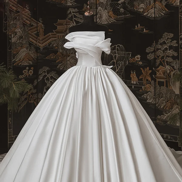 Simple Luxe Ivoire Satin La Mariée Robe De Mariée 2020 Robe Boule Bustier Sans Manches Dos Nu Cathedral Train Volants