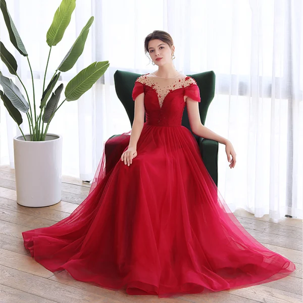Elegant Burgundy Dancing Prom Dresses 2020 A-Line / Princess See-through Scoop Neck Short Sleeve Beading Floor-Length / Long Ruffle Backless Formal Dresses