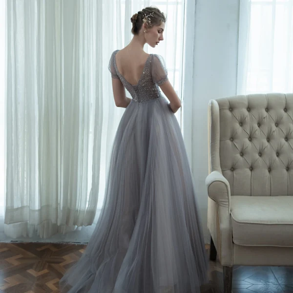 Haut de Gamme Gris Dansant Robe De Bal 2020 Princesse Transparentes Col v profond Manches Courtes Perlage Glitter Tulle Longue Volants Dos Nu Robe De Ceremonie