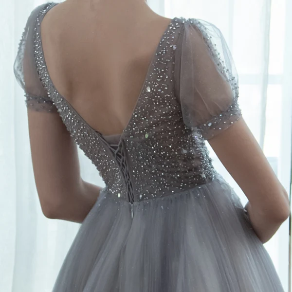 Haut de Gamme Gris Dansant Robe De Bal 2020 Princesse Transparentes Col v profond Manches Courtes Perlage Glitter Tulle Longue Volants Dos Nu Robe De Ceremonie