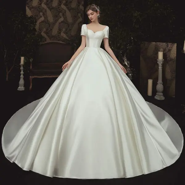 Modest / Simple Satin Bridal Wedding Dresses 2020 Ball Gown Square Neckline Short Sleeve Backless Beading Chapel Train Ruffle Ivory