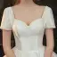 Simple Satin La Mariée Robe De Mariée 2020 Robe Boule Encolure Carrée Manches Courtes Dos Nu Perlage Chapel Train Volants Ivoire