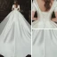 Simple Satin La Mariée Robe De Mariée 2020 Robe Boule Encolure Carrée Manches Courtes Dos Nu Perlage Chapel Train Volants Ivoire