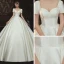 Simple Satin La Mariée Robe De Mariée 2020 Robe Boule Encolure Carrée Manches Courtes Dos Nu Perlage Chapel Train Volants Ivoire