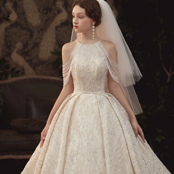 Luxe Champagne La Mariée Robe De Mariée 2020 Robe Boule Encolure Dégagée Sans Manches Dos Nu Perlage Paillettes Glitter Tulle Cathedral Train Volants