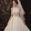 Luxe Champagne La Mariée Robe De Mariée 2020 Robe Boule Encolure Dégagée Sans Manches Dos Nu Perlage Paillettes Glitter Tulle Cathedral Train Volants